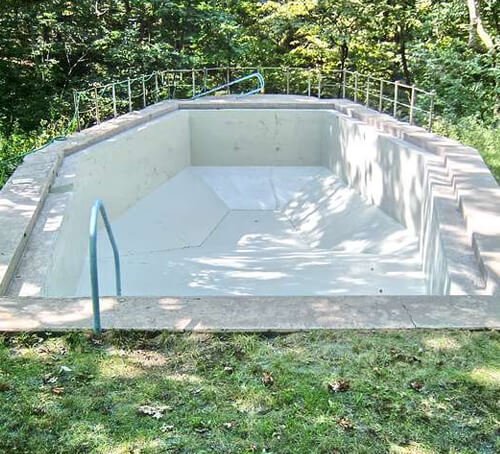 Poured-Concrete-Swimming-Pool-Repair-IL-Primed-Permaflex-1