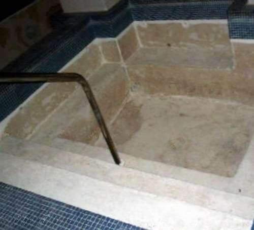 Poured-Concrete-Swimming-Pool-Repair-IL-before-1
